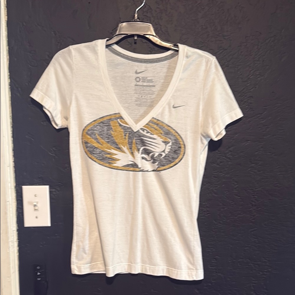 Nike White V-Neck T-Shirt with Tiger Graphic